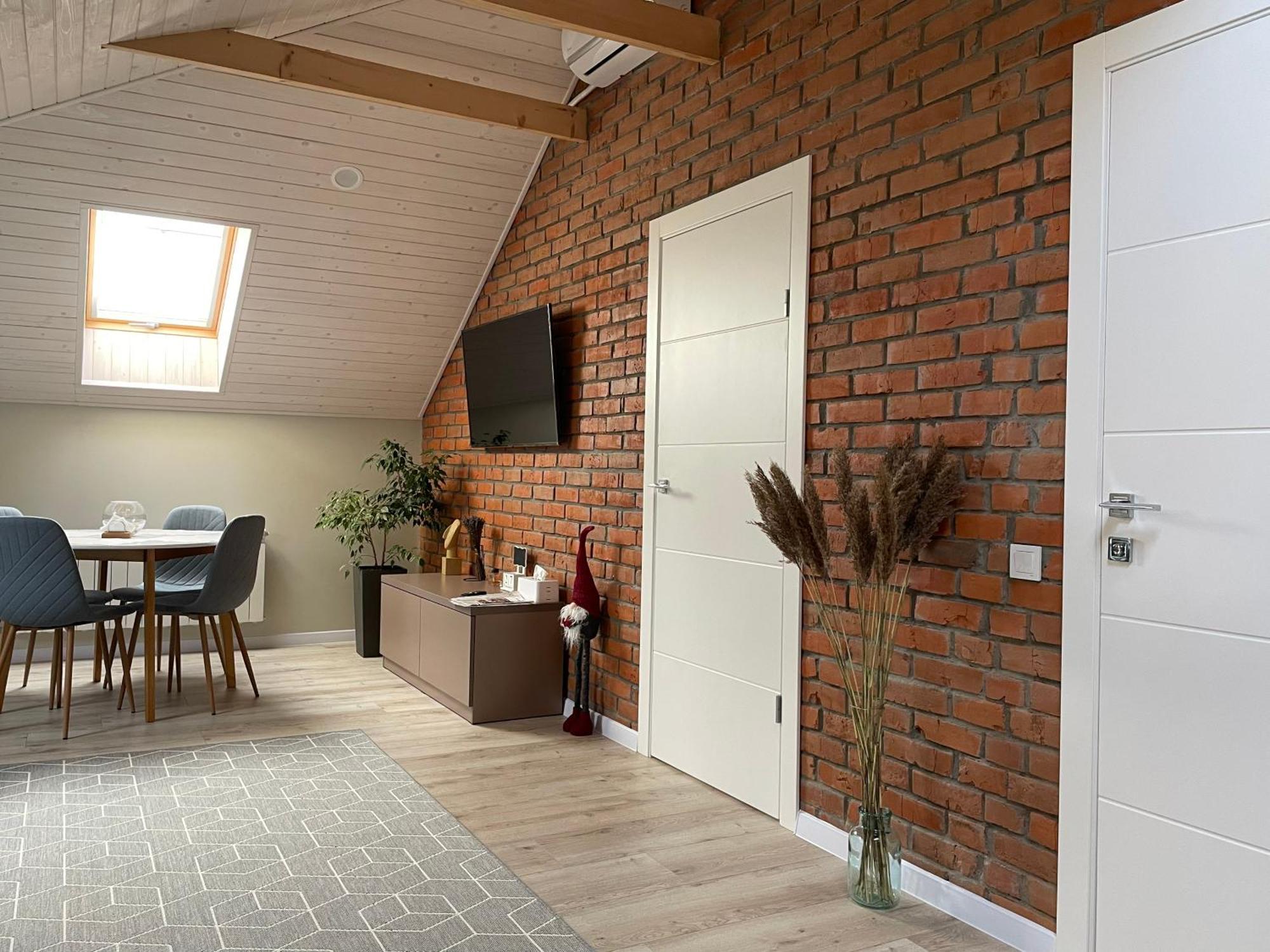 Apartamento «Гори́Ще На Площі Польський Ринок» Kamianets-Podilskyi Exterior foto